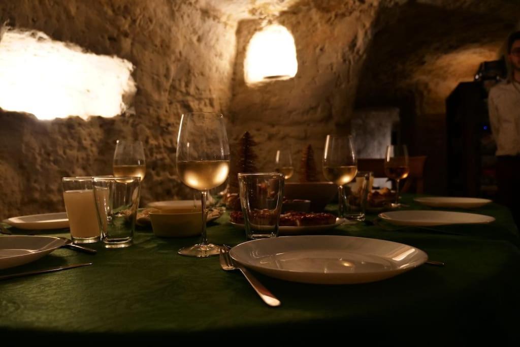 Troglo Entre Caves Et Chateaux Монлуи-сюр-Луар Экстерьер фото