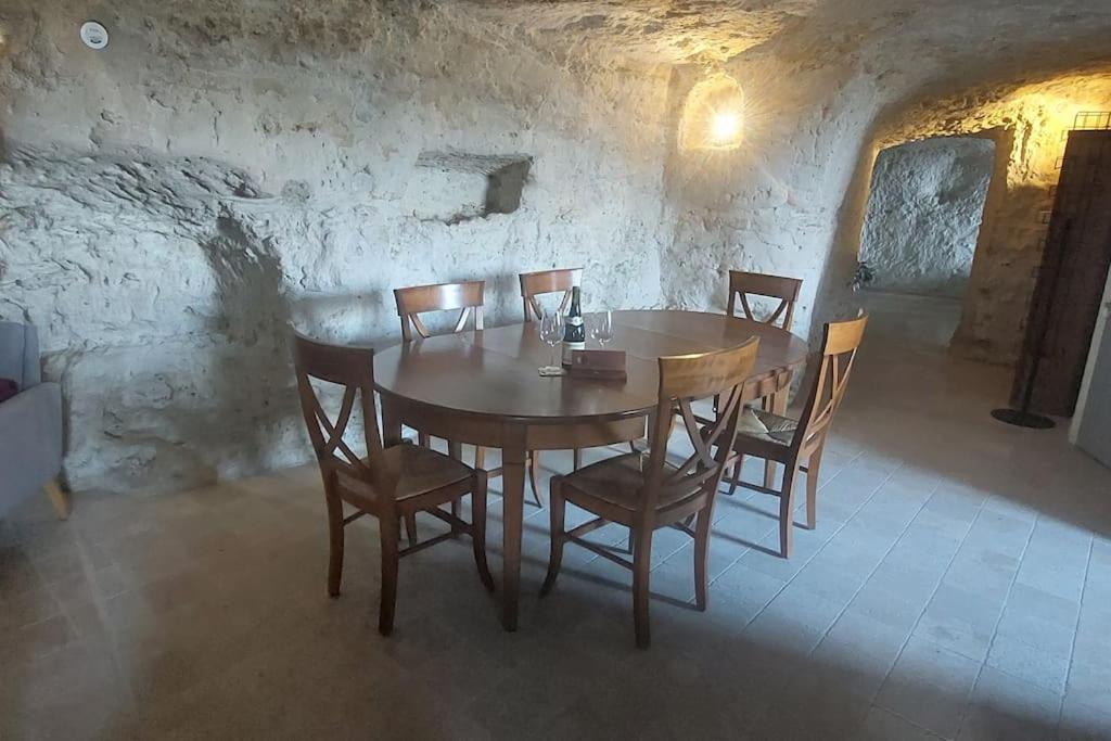 Troglo Entre Caves Et Chateaux Монлуи-сюр-Луар Экстерьер фото